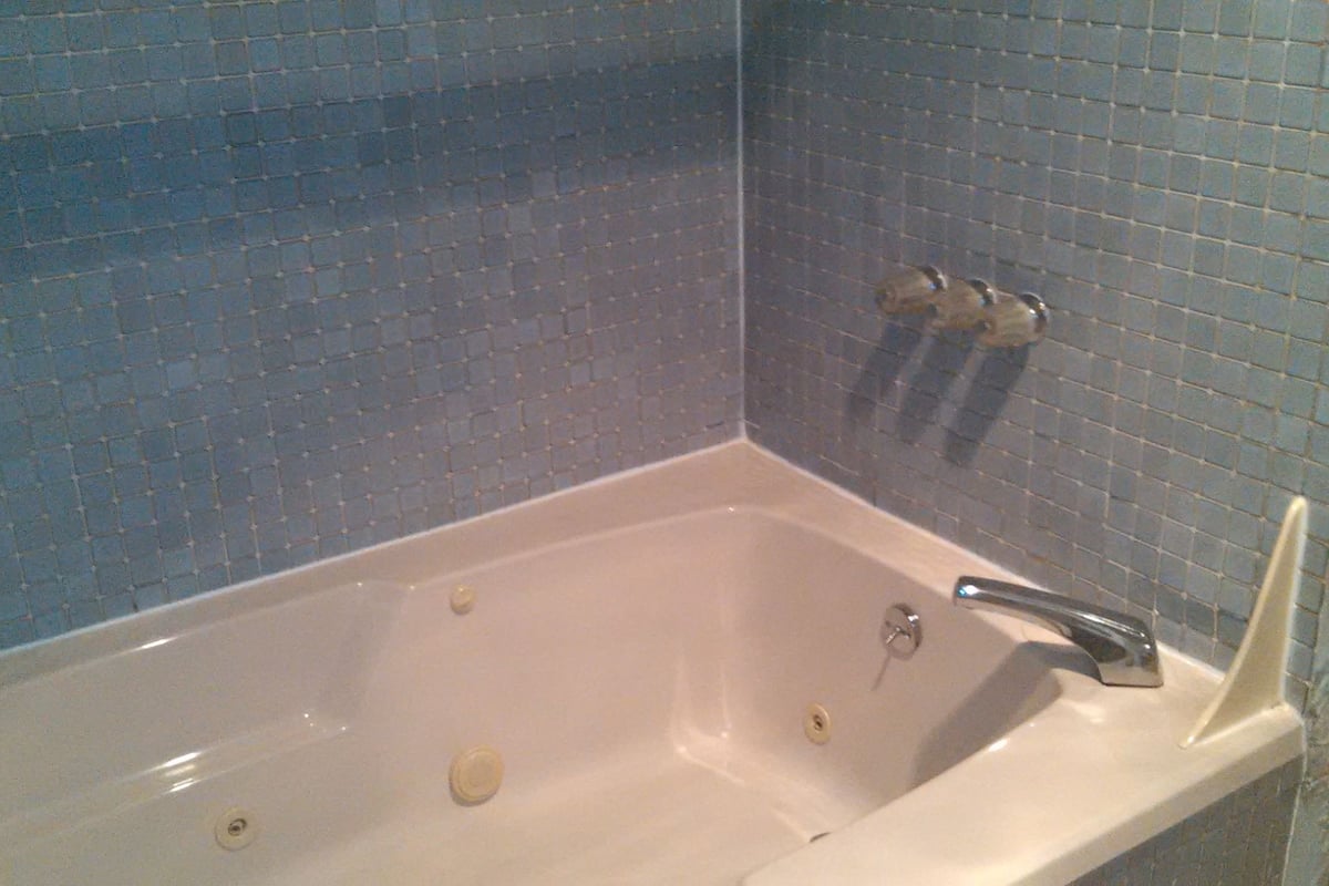 cabin, fireplace (#  5) | jetted bathtub