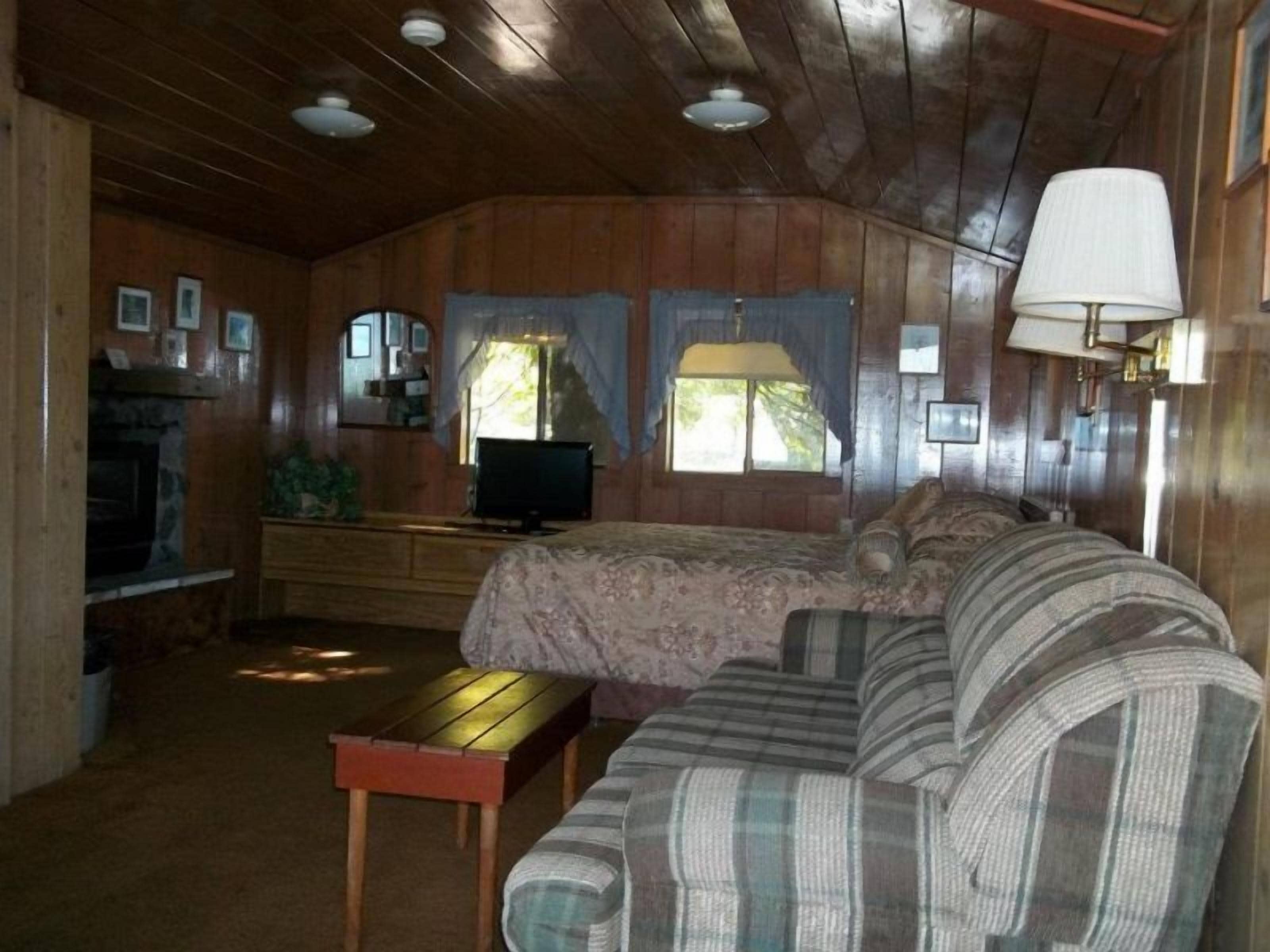 cabin, fireplace (#  9) | living area | flat-screen tv