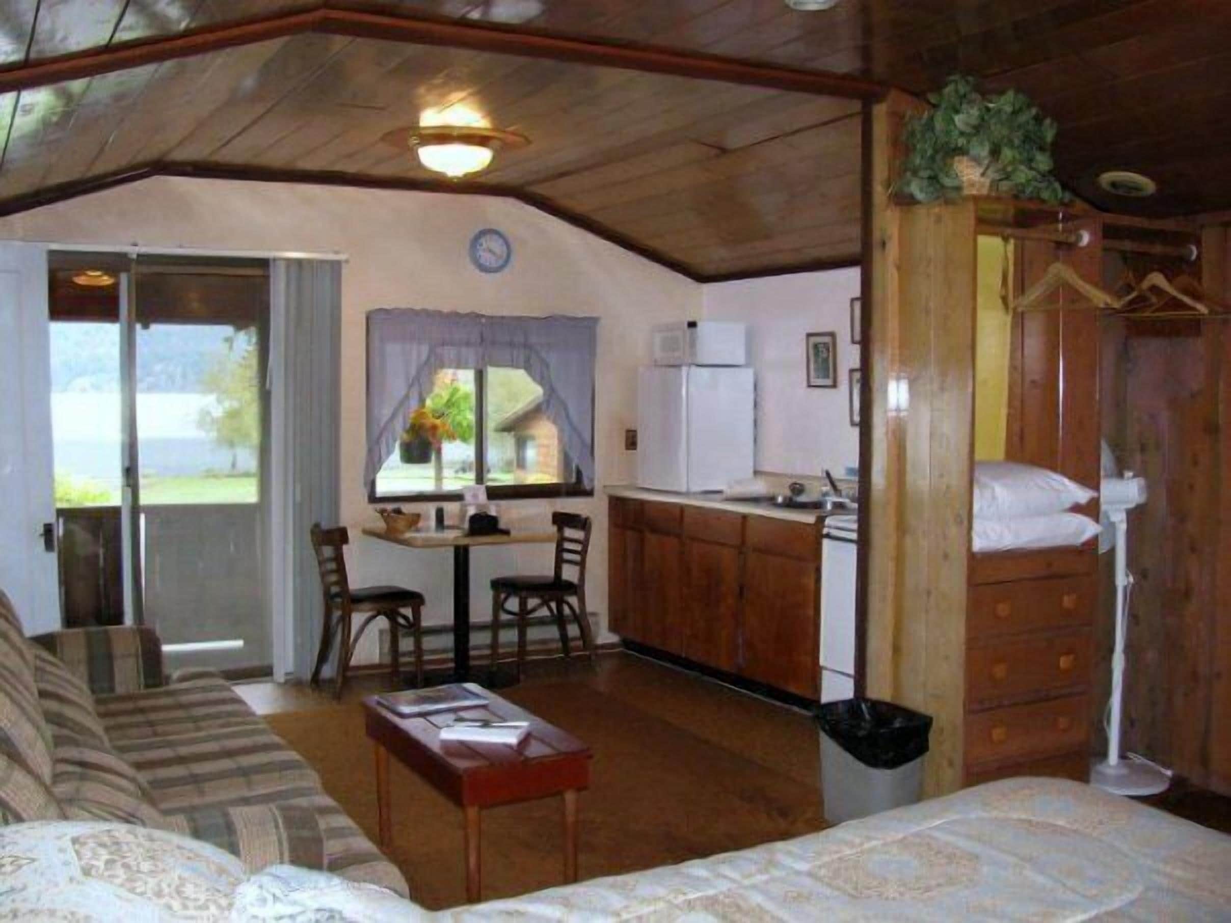 cabin, fireplace (#  9) | living area | flat-screen tv