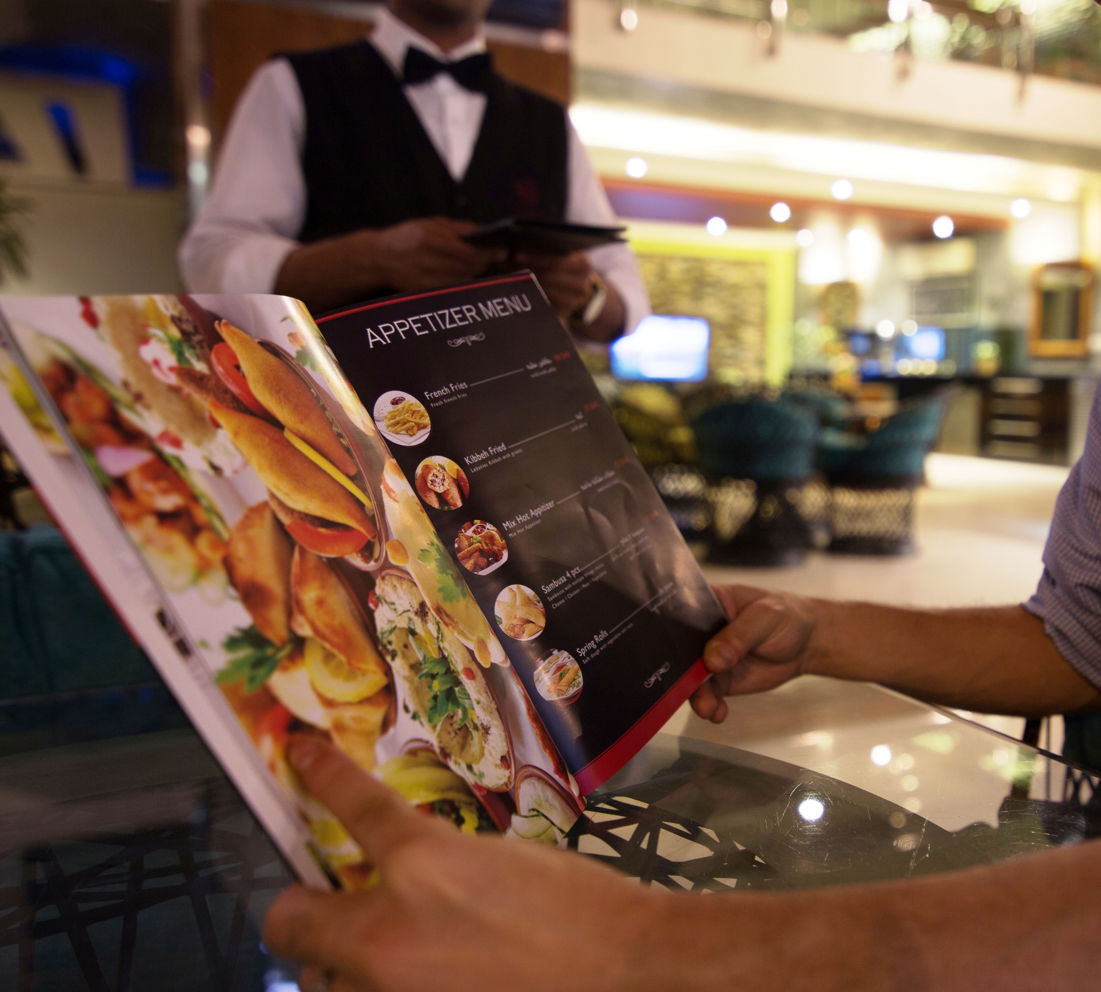 breakfast, lunch, dinner served; international cuisine