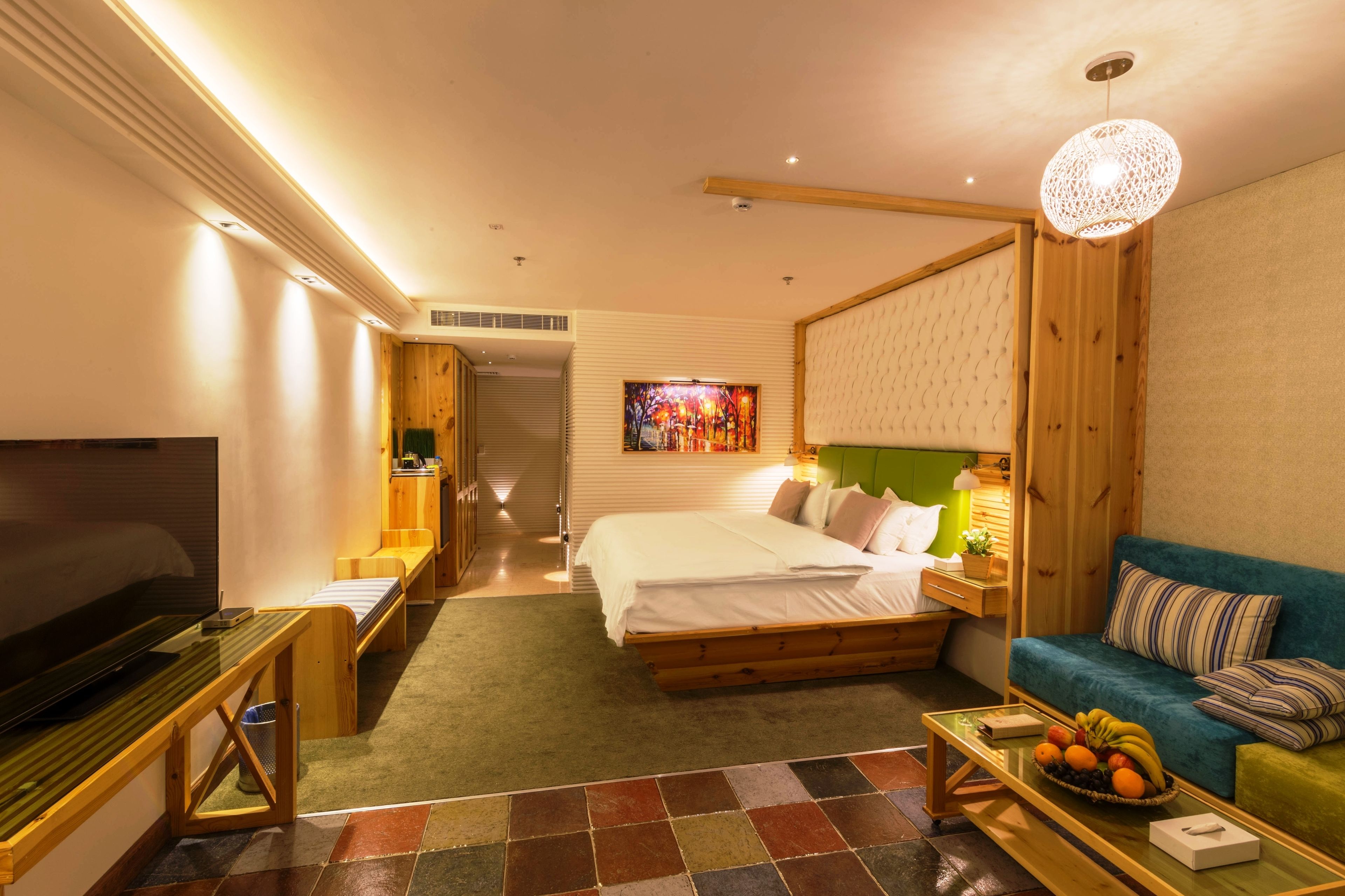 1 bedroom, egyptian cotton sheets, down duvets, pillow-top beds