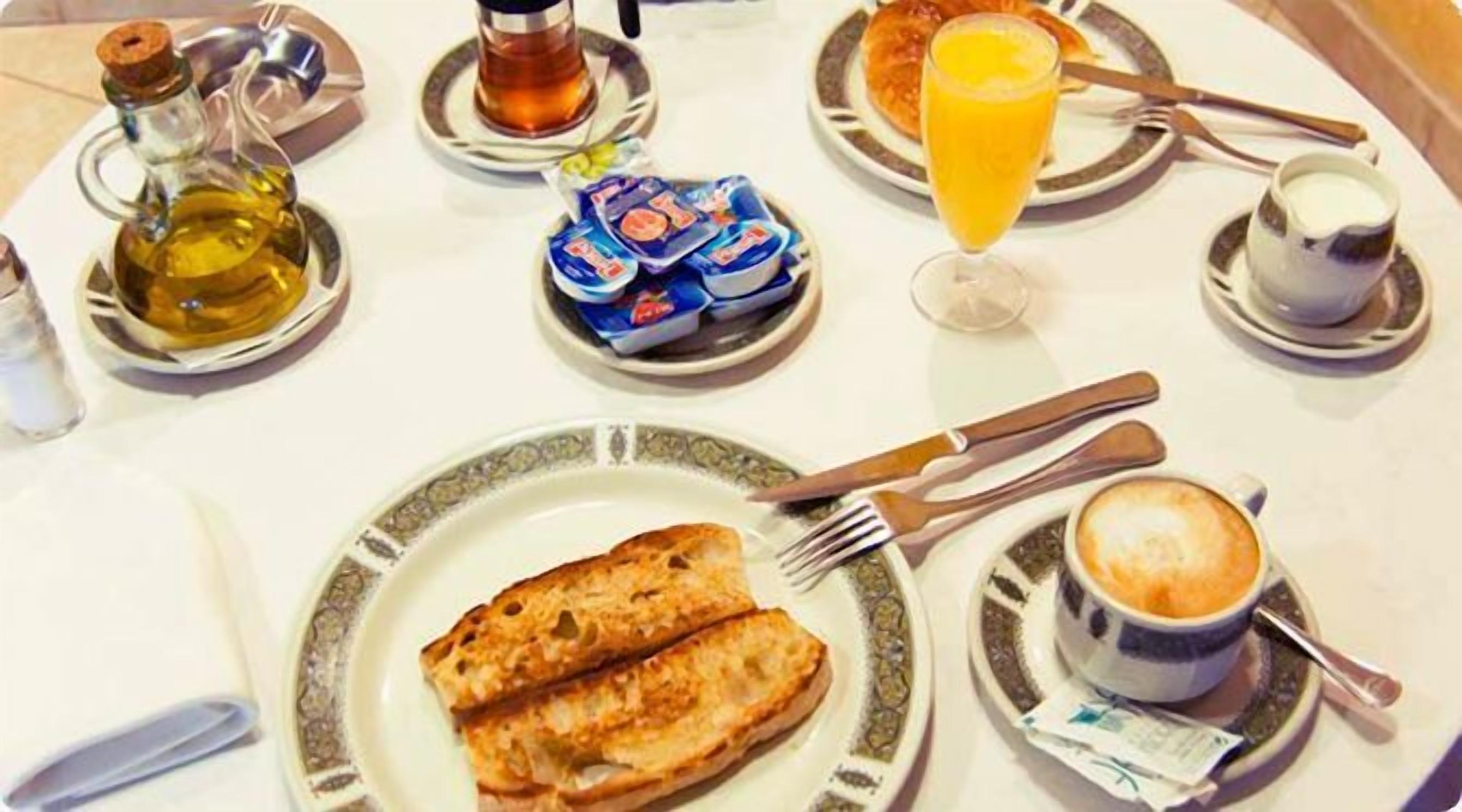 lunch and dinner served