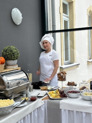 Desayuno bufé gratuito y diario