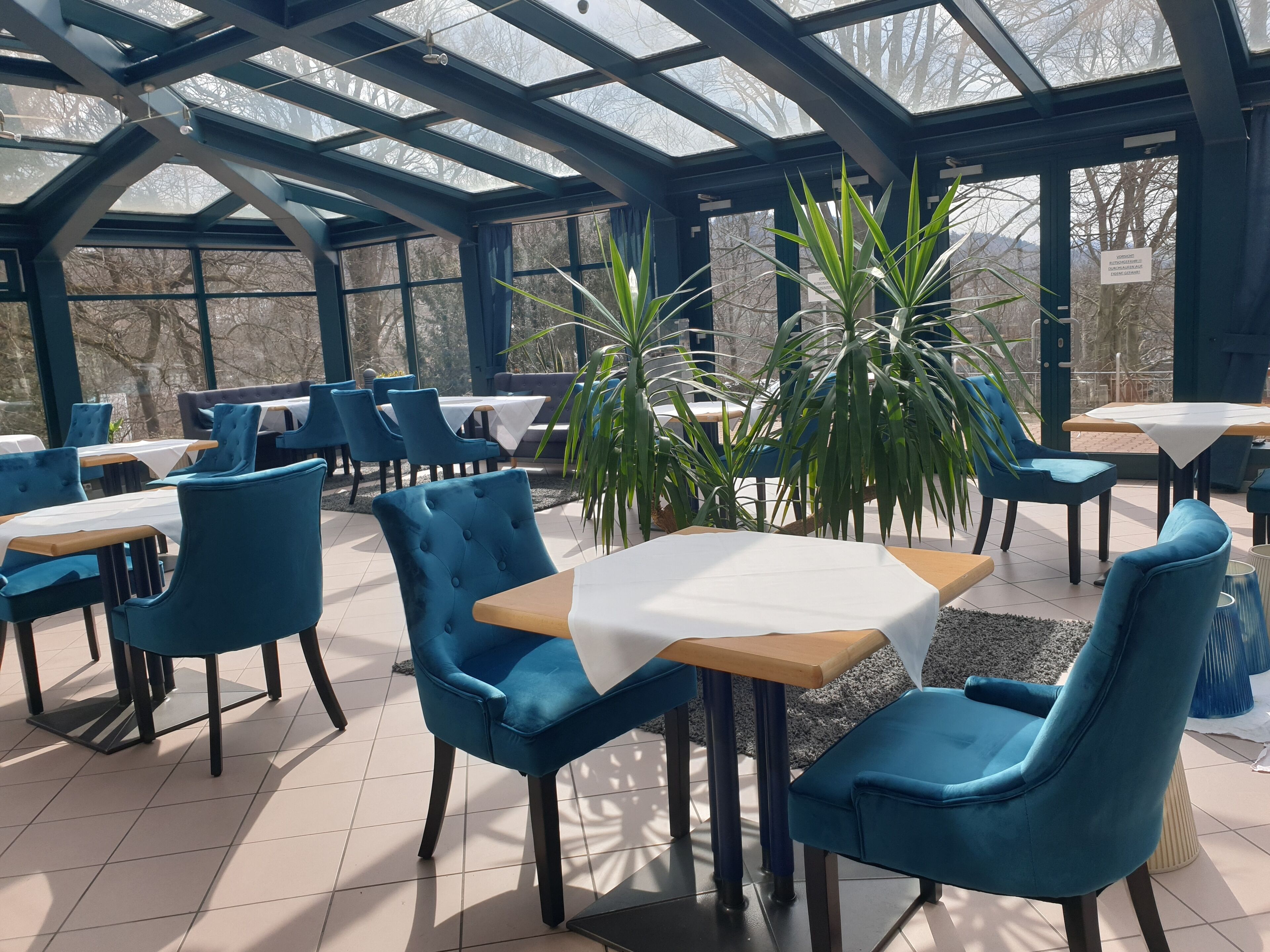 Breakfast and dinner served, German cuisine