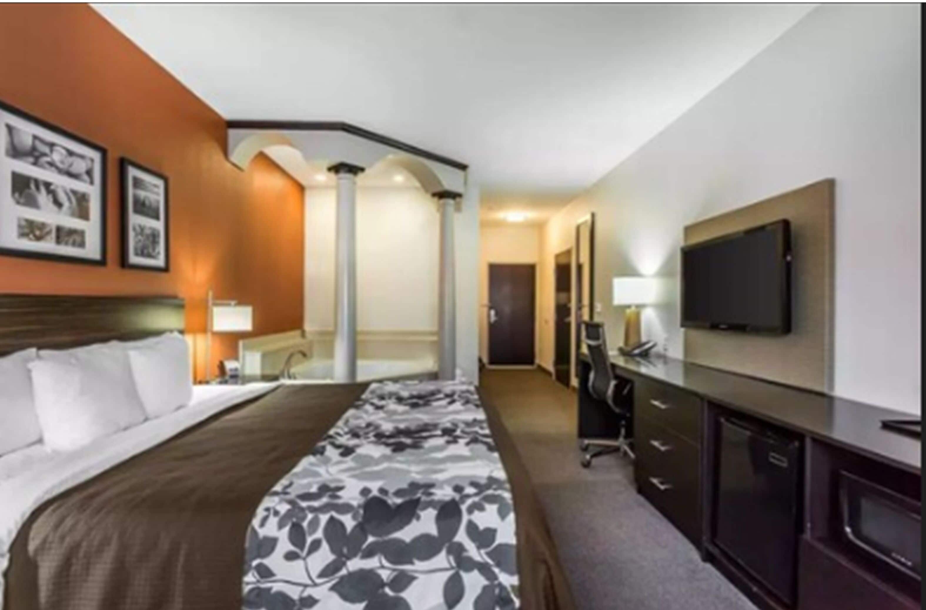 desk, iron/ironing board, free cots/infant beds, rollaway beds