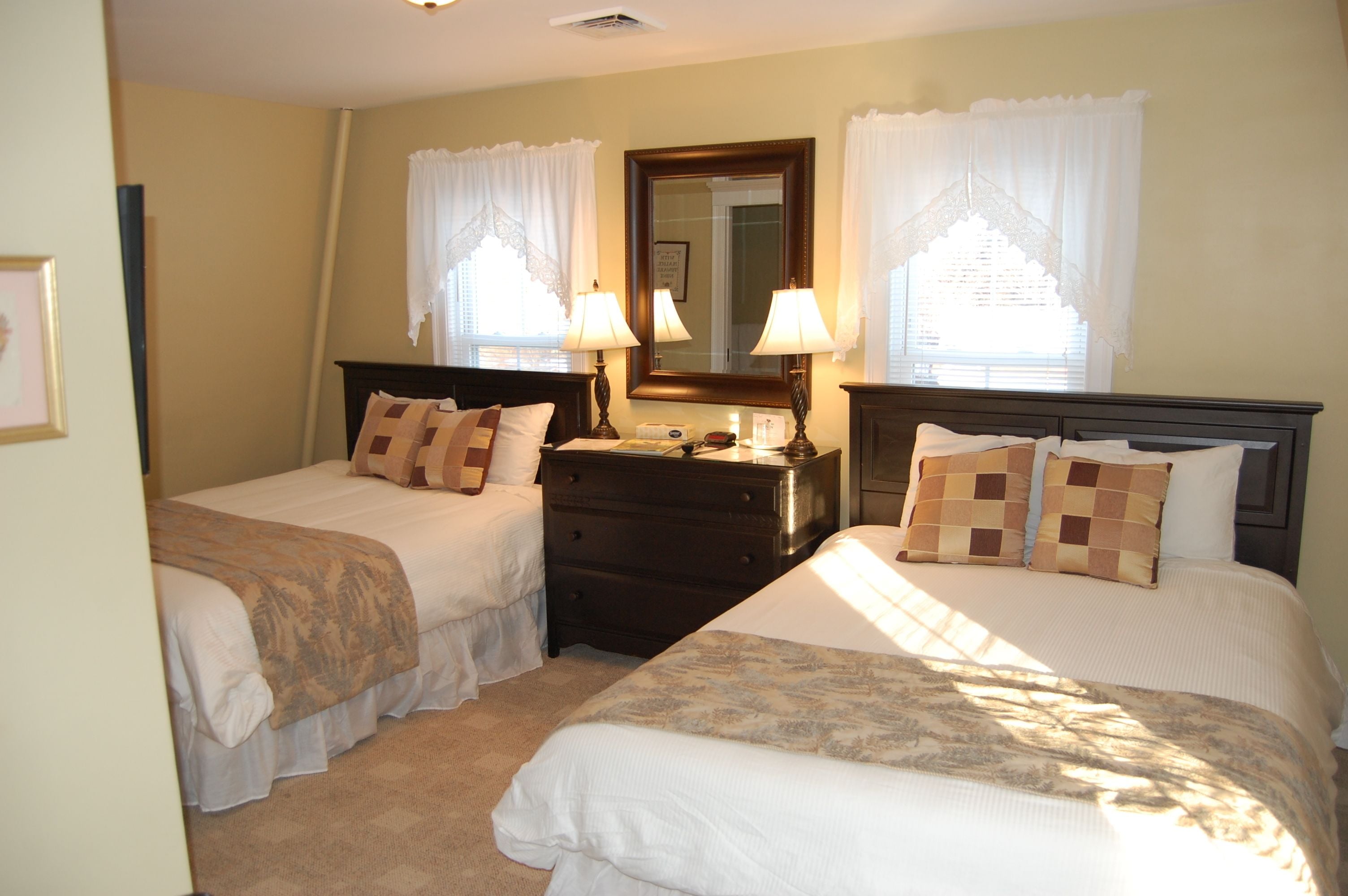 room, 1 queen bed | premium bedding, individually decorated, individually furnished