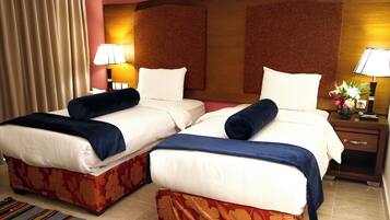 In-room safe, soundproofing, free WiFi, bed sheets