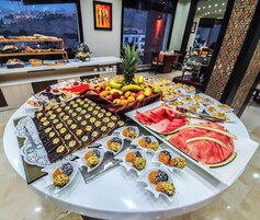 Lunch and dinner served