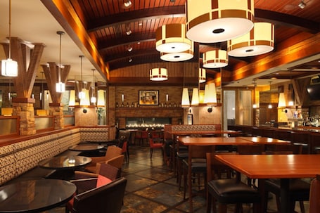 2 restaurants, breakfast, lunch, dinner served; American cuisine. The Hotel at Arundel Preserve
