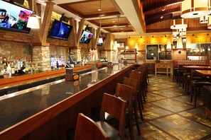 2 bars/lounges - The Hotel at Arundel Preserve (Hanover)