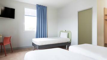 Premium bedding, desk, soundproofing, free cots/infant beds