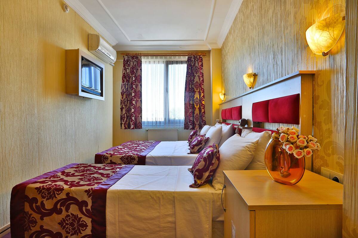 Ropa de cama de alta calidad y minibar 