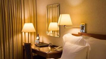 Comfort Double Room Single Use | Premium bedding, minibar, in-room safe, soundproofing