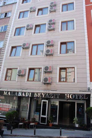 Property entrance - Malabadi Beyazit Hotel (Istanbul)