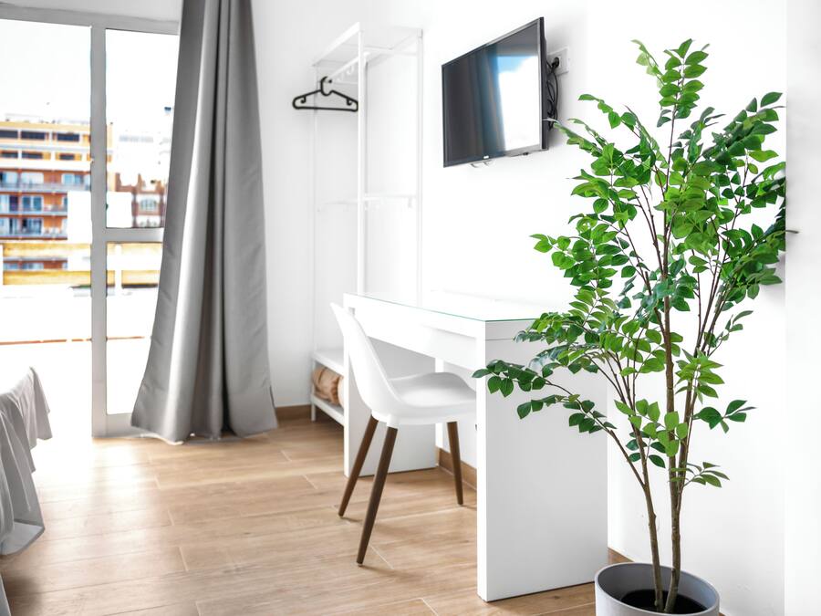 Triple Room | Free WiFi, bed sheets