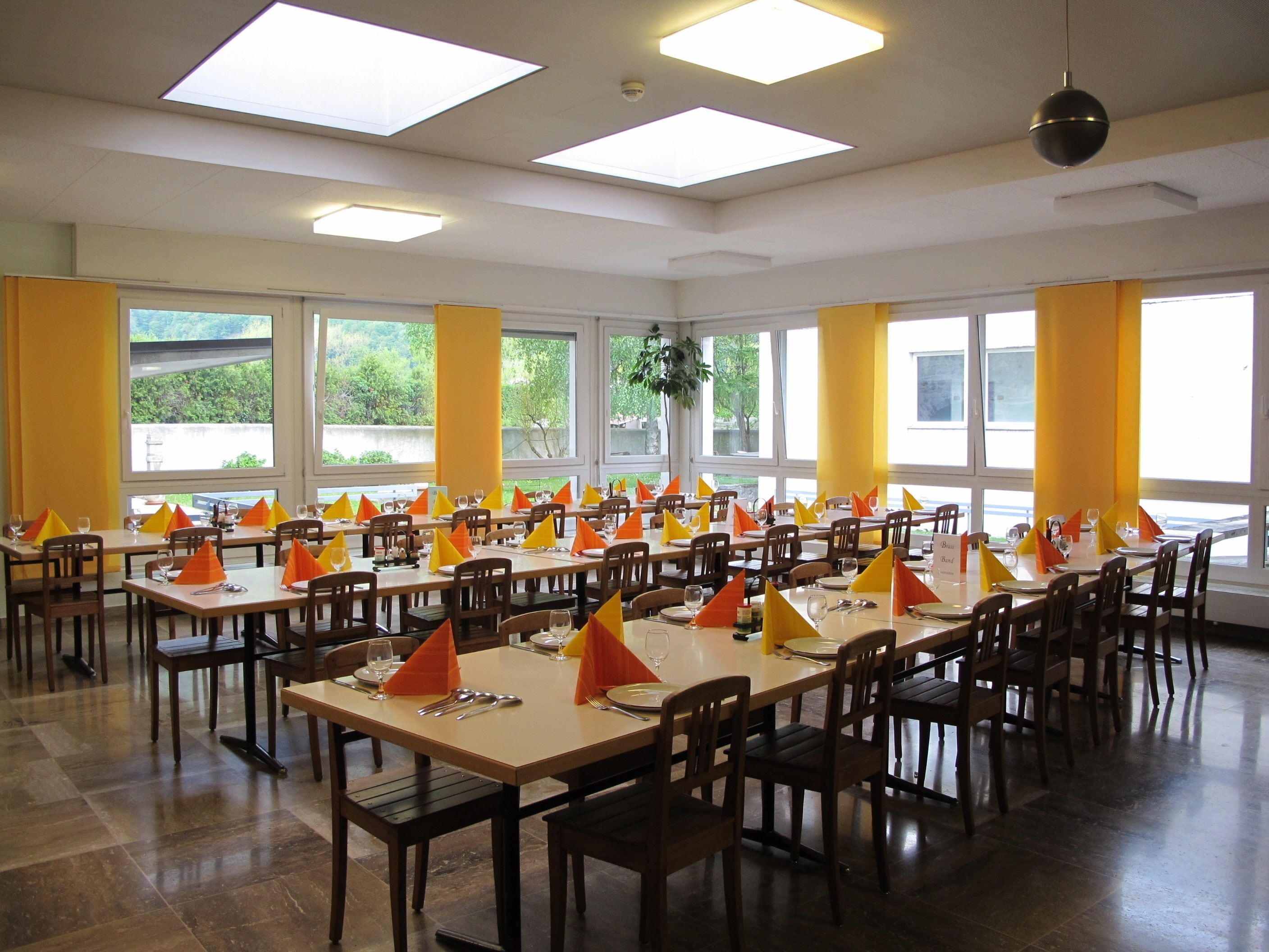 Frokost, lunsj og middag serveres, utsikt mot hagen