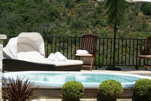 Bathtub spa outdoor
