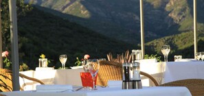 Tempat makan outdoor
