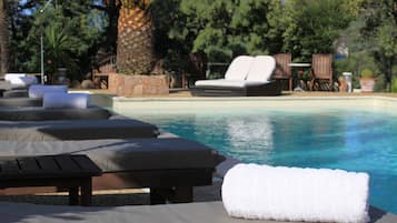 Bathtub spa outdoor