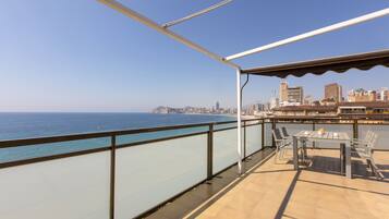 Àtic superior, 1 dormitori, vistes al mar | Terrassa o pati