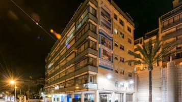 Façade de lâhĂ©bergement - soirĂ©e/nuit