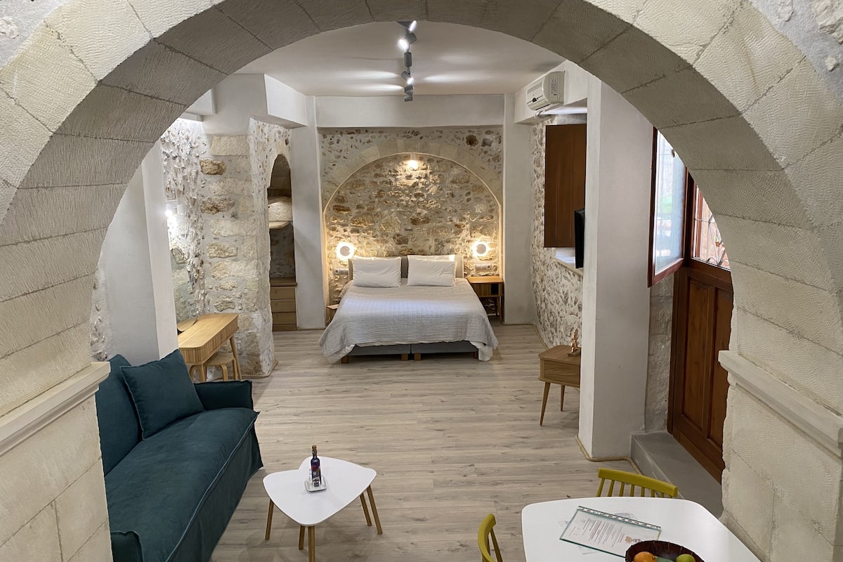 Studio Suite, Terrace, Garden View | Living area