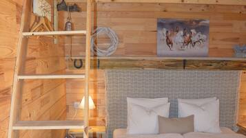 Cribs/infant beds, free WiFi