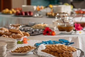 Free daily buffet breakfast - Villaggio La Pizzuta (Parghelia)