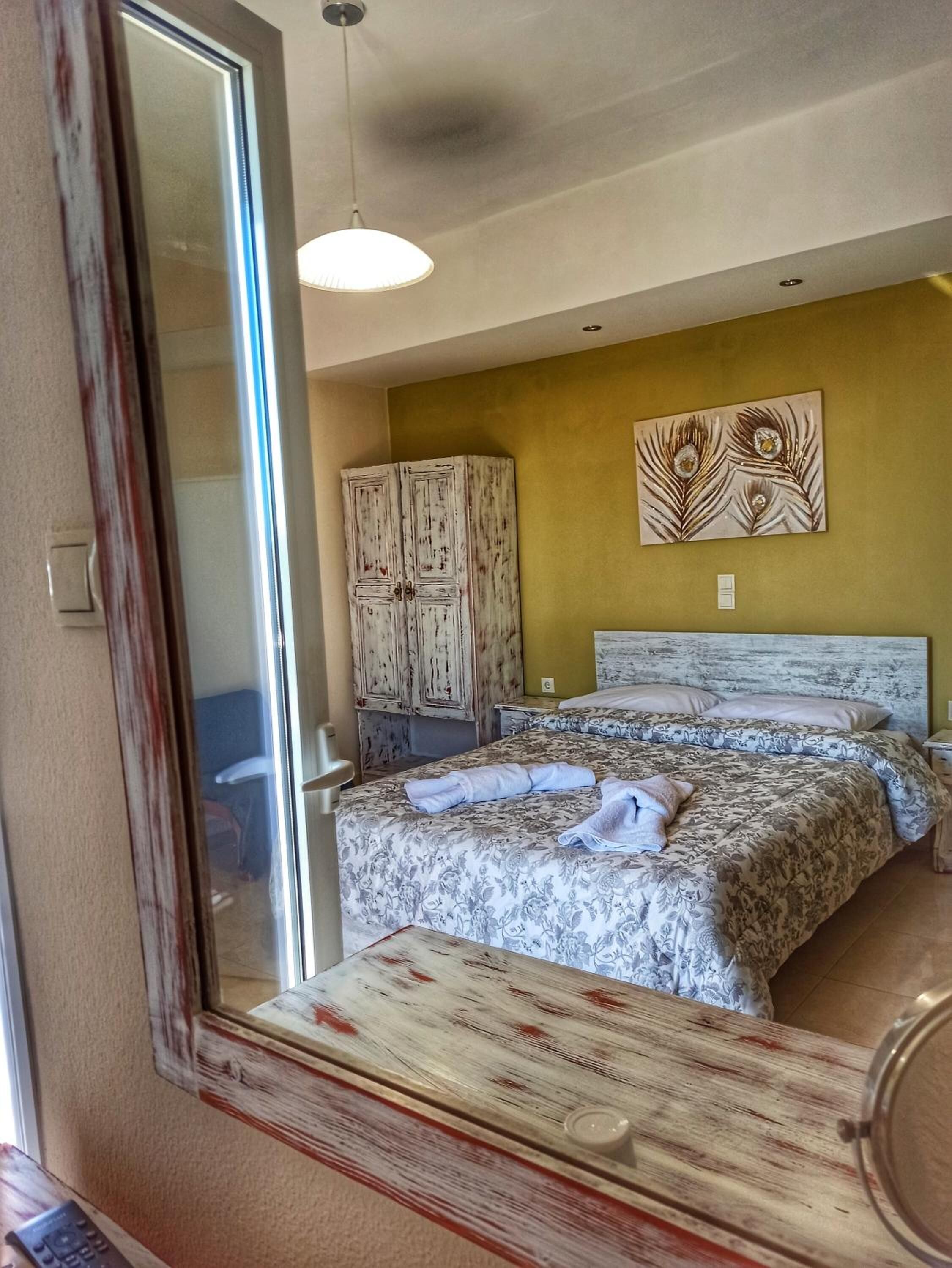 In-room safe, desk, free WiFi, bed sheets