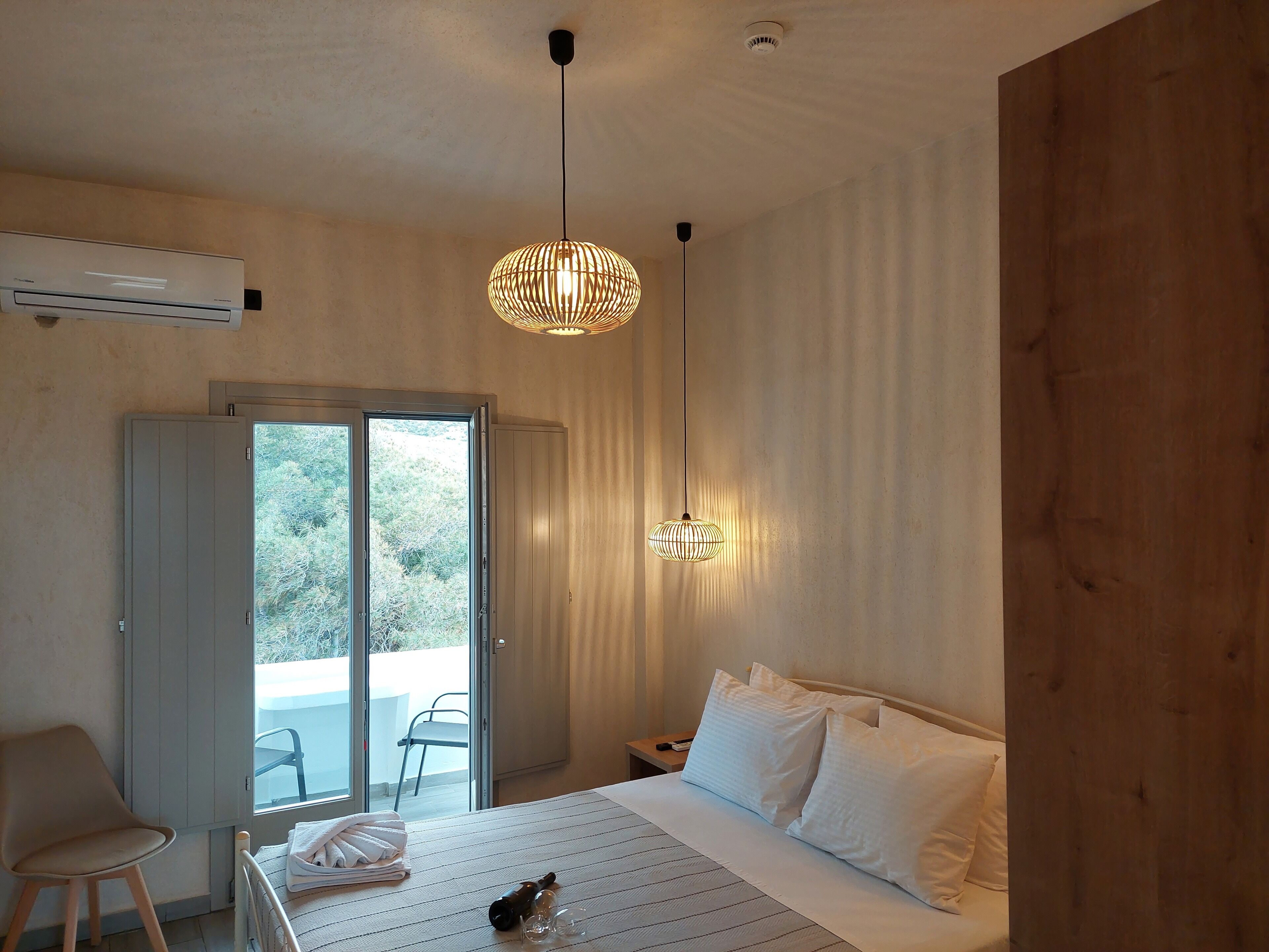 superior room, garden view | 1 bedroom, minibar, desk, laptop workspace