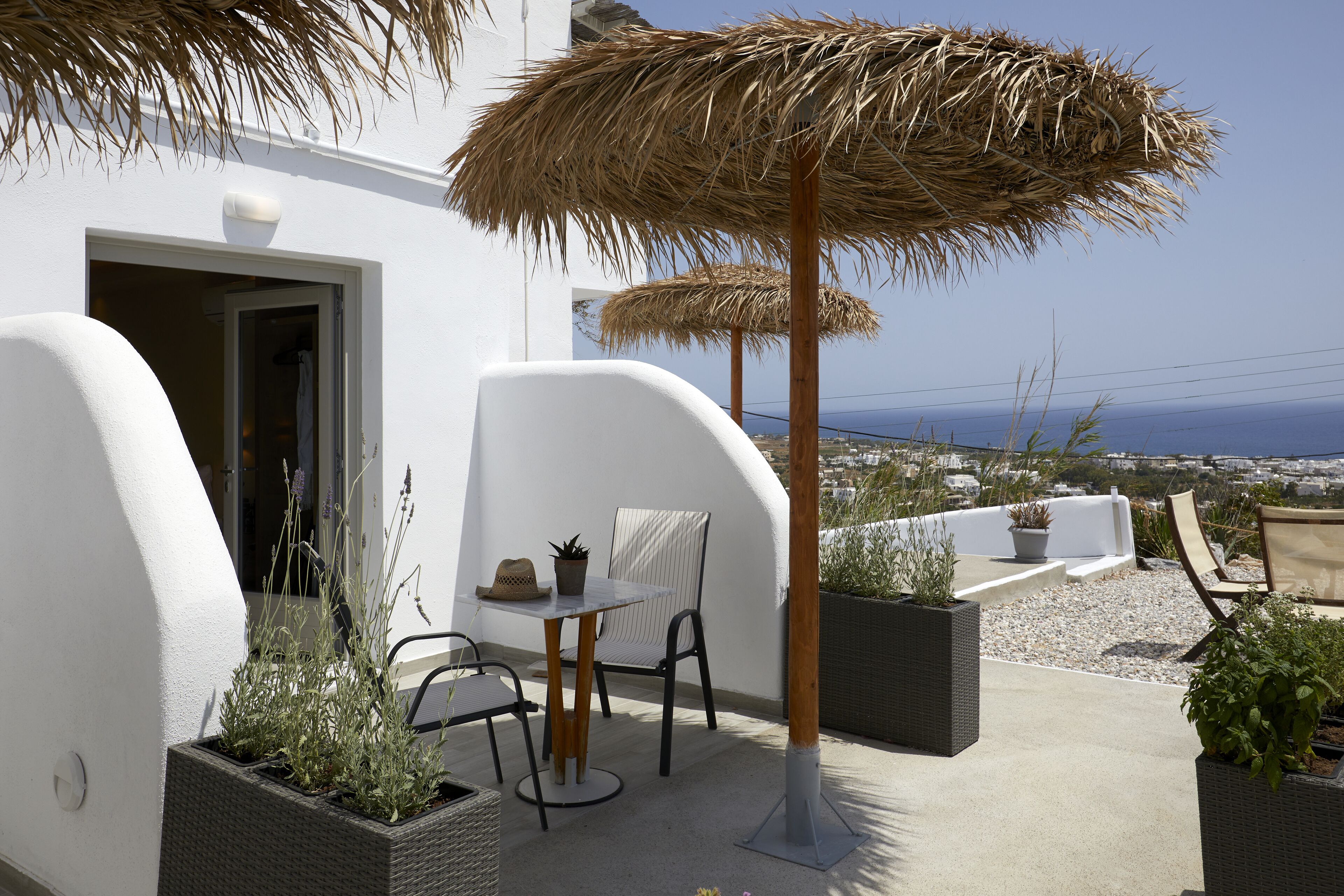 deluxe double or twin room, sea view | 1 bedroom, minibar, desk, laptop workspace