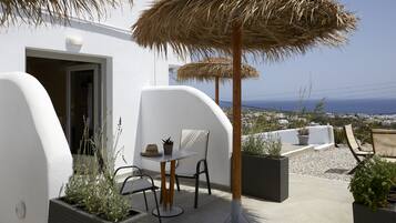 Deluxe Double or Twin Room, Sea View | Minibar, desk, laptop workspace, soundproofing
