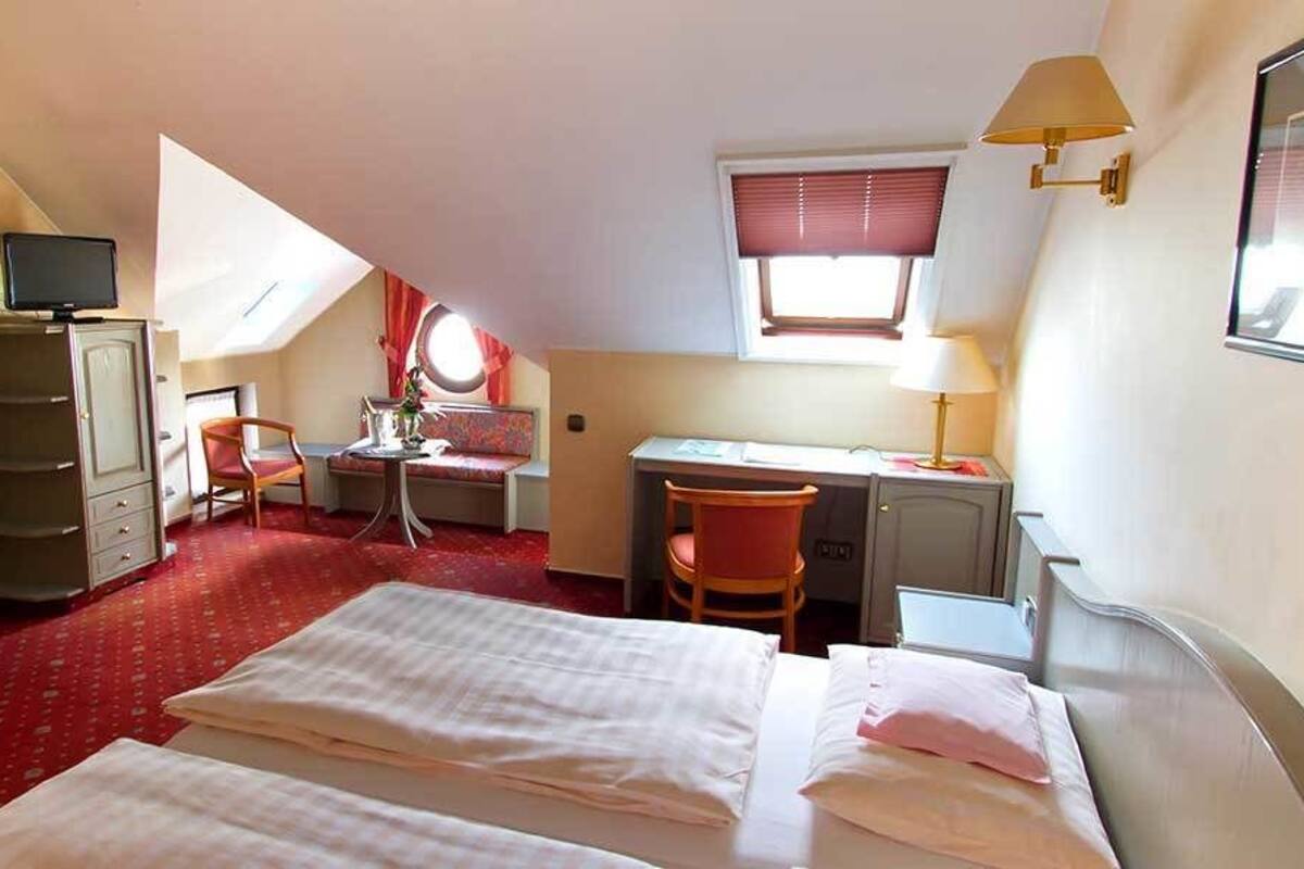 Prestige Room | Premium bedding, minibar, in-room safe, desk