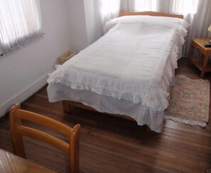 Single Room | Premium bedding, Tempur-Pedic beds