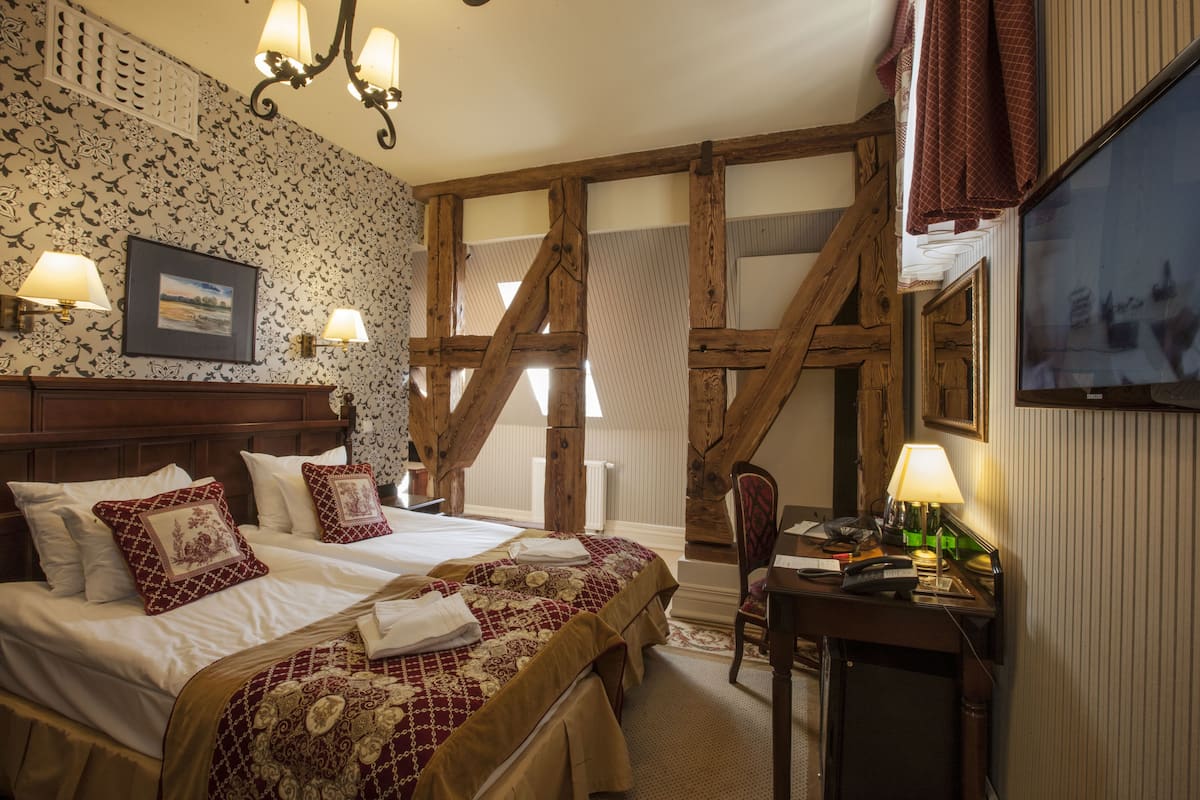 studio | 1 bedroom, in-room safe, individually decorated, blackout curtains