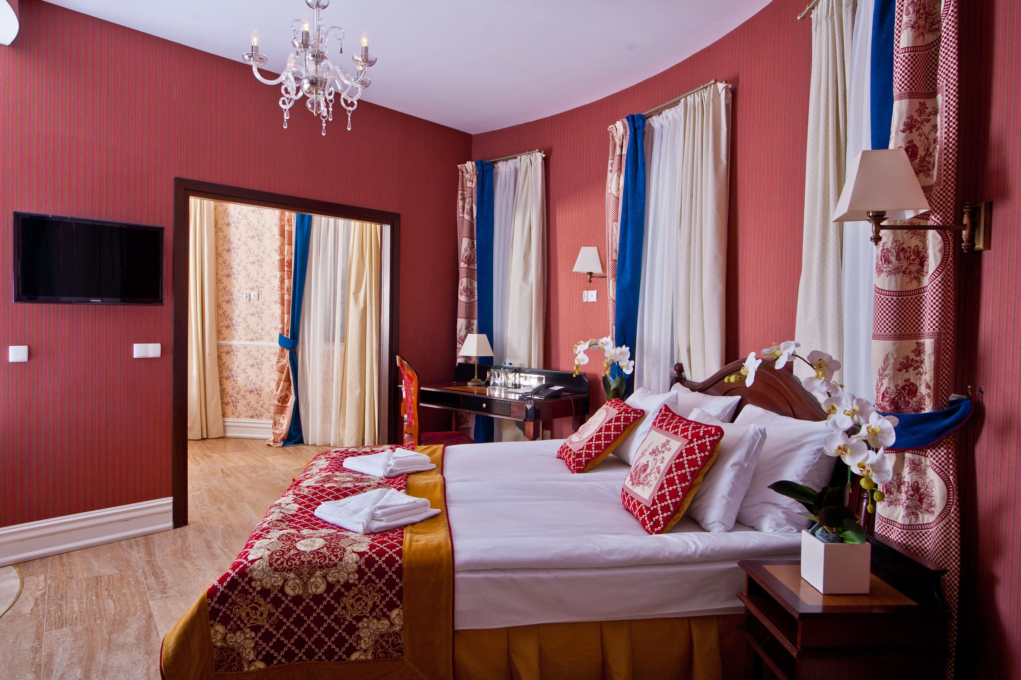 Presidential Apartment | In-room safe, individually decorated, blackout drapes