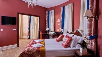 Apartamento presidencial | 1 dormitorio, caja fuerte, decoración individual y cortinas opacas