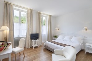 Premium bedding, minibar, in-room safe, desk