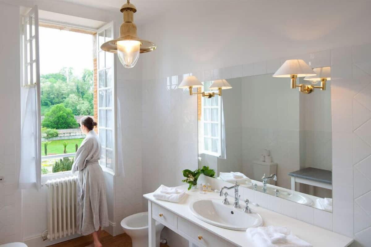 shower, free toiletries, hair dryer, dressing gowns