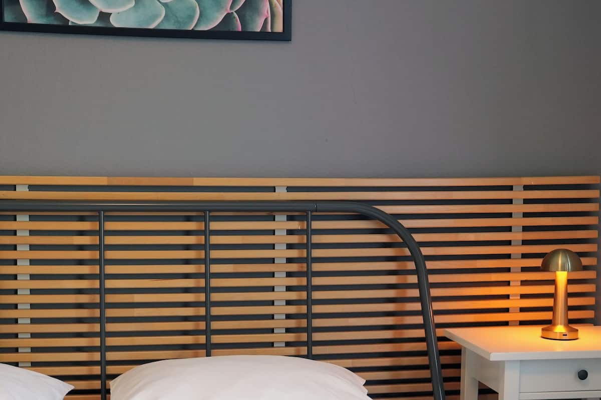 Free WiFi, bed sheets