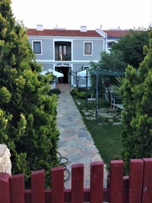 Fachada de la propiedad