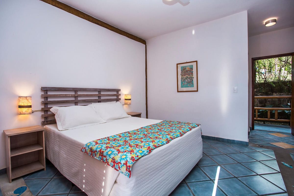 Minibar, in-room safe, iron/ironing board (on request), WiFi (free)