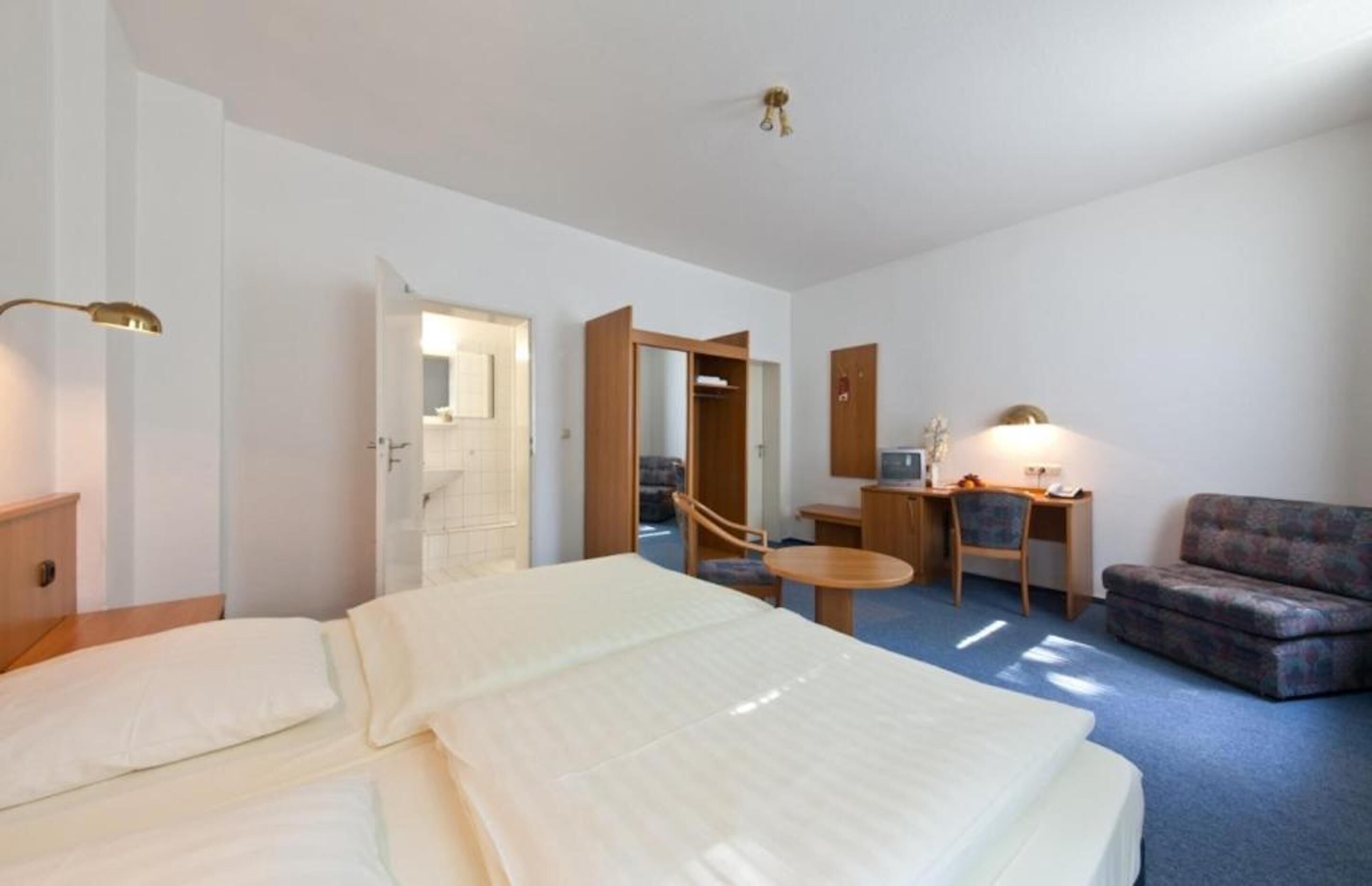 Ropa de cama hipoalergénica, minibar y decoración personalizada 