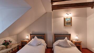 Minibar, in-room safe, iron/ironing board, free cribs/infant beds