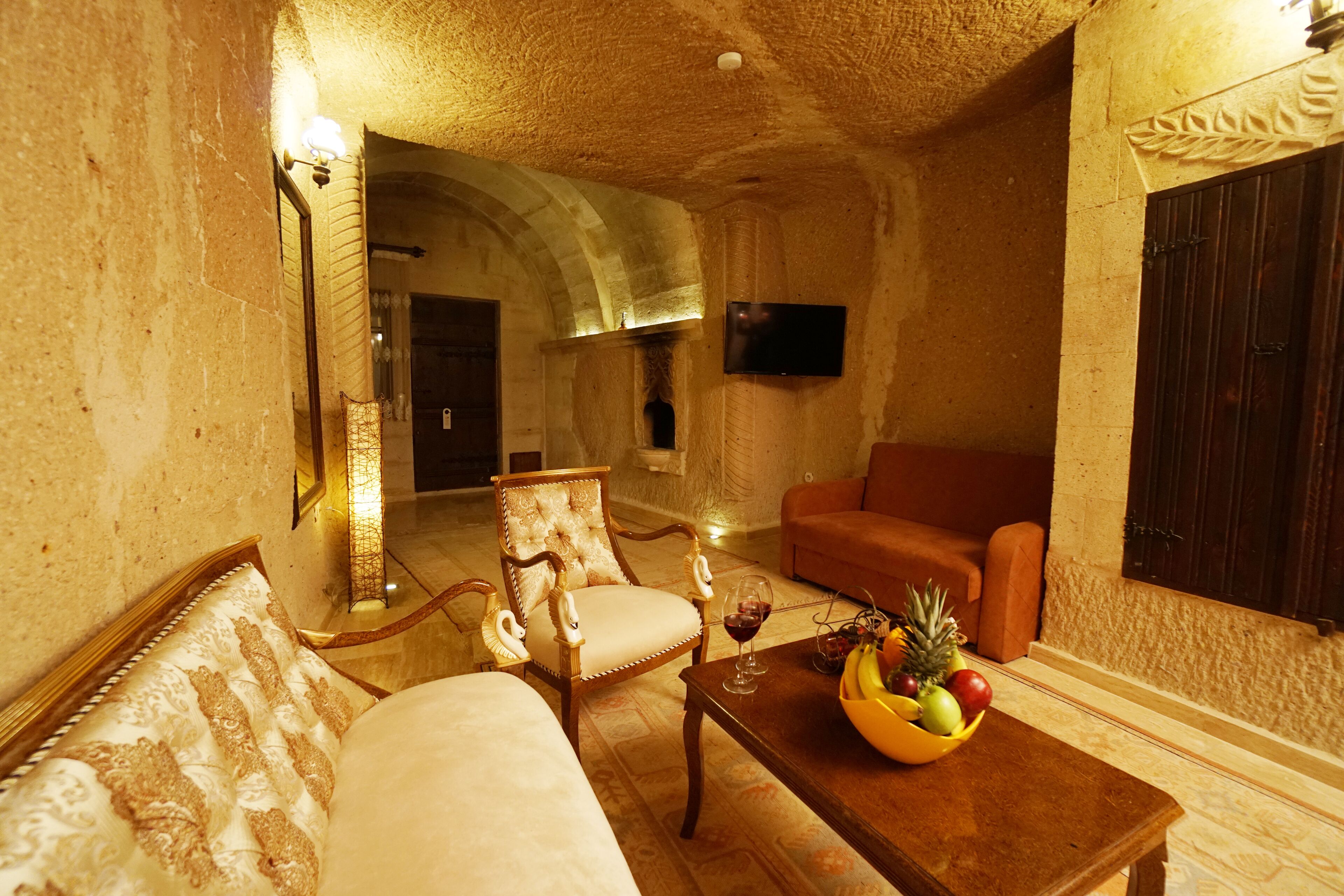 Photo - Roma Cave Suite