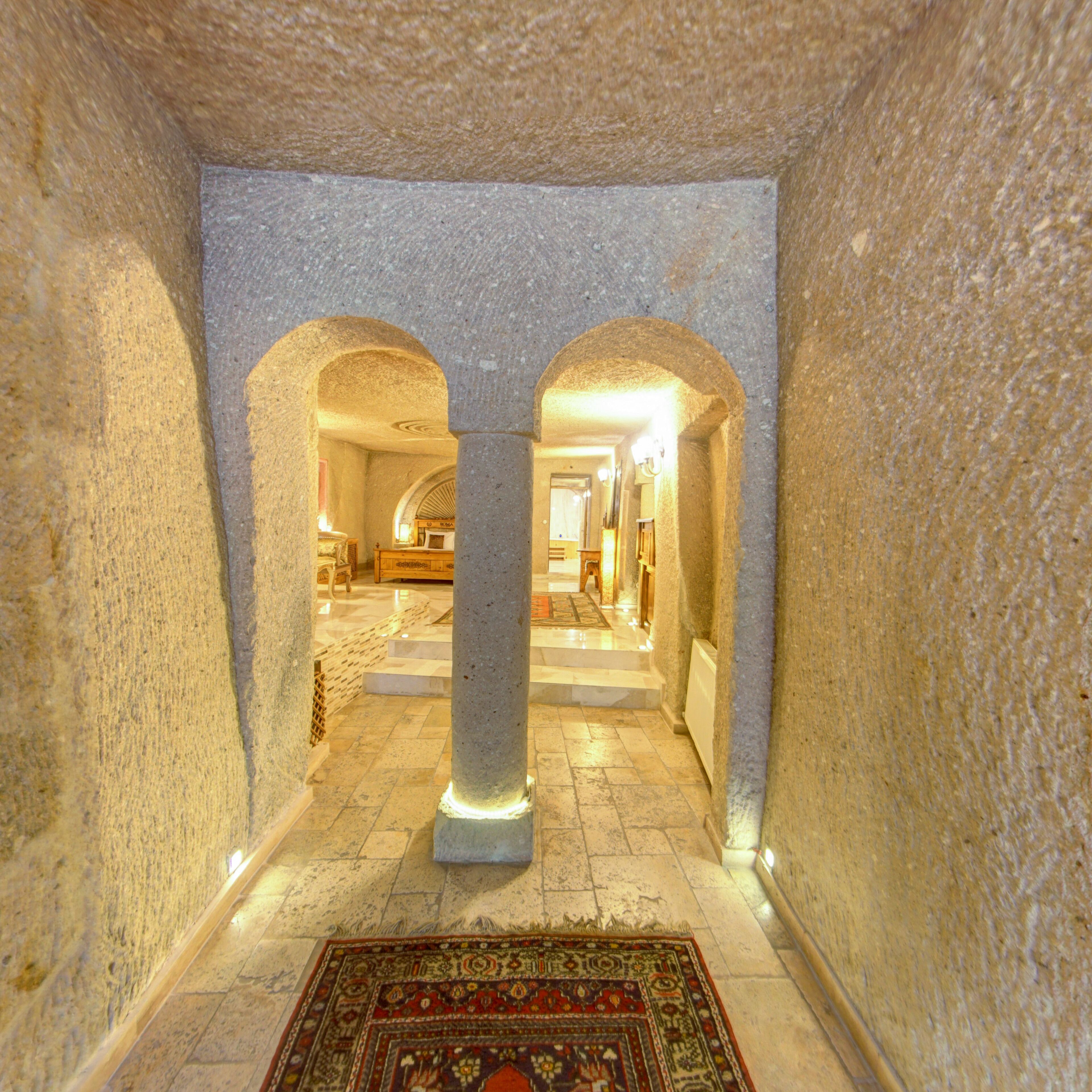 Photo - Roma Cave Suite