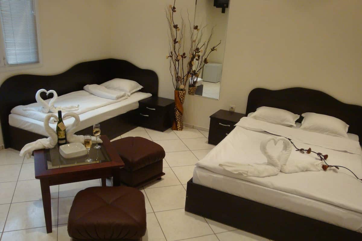 Triple Room, Pool View | Kalis bunyi, Wi-fi percuma, cadar katil