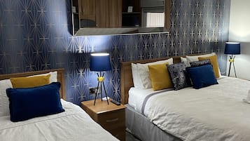 Deluxe Double or Twin Room, Ensuite, Mountain View | 1 bedroom, premium bedding, memory-foam beds, individually decorated