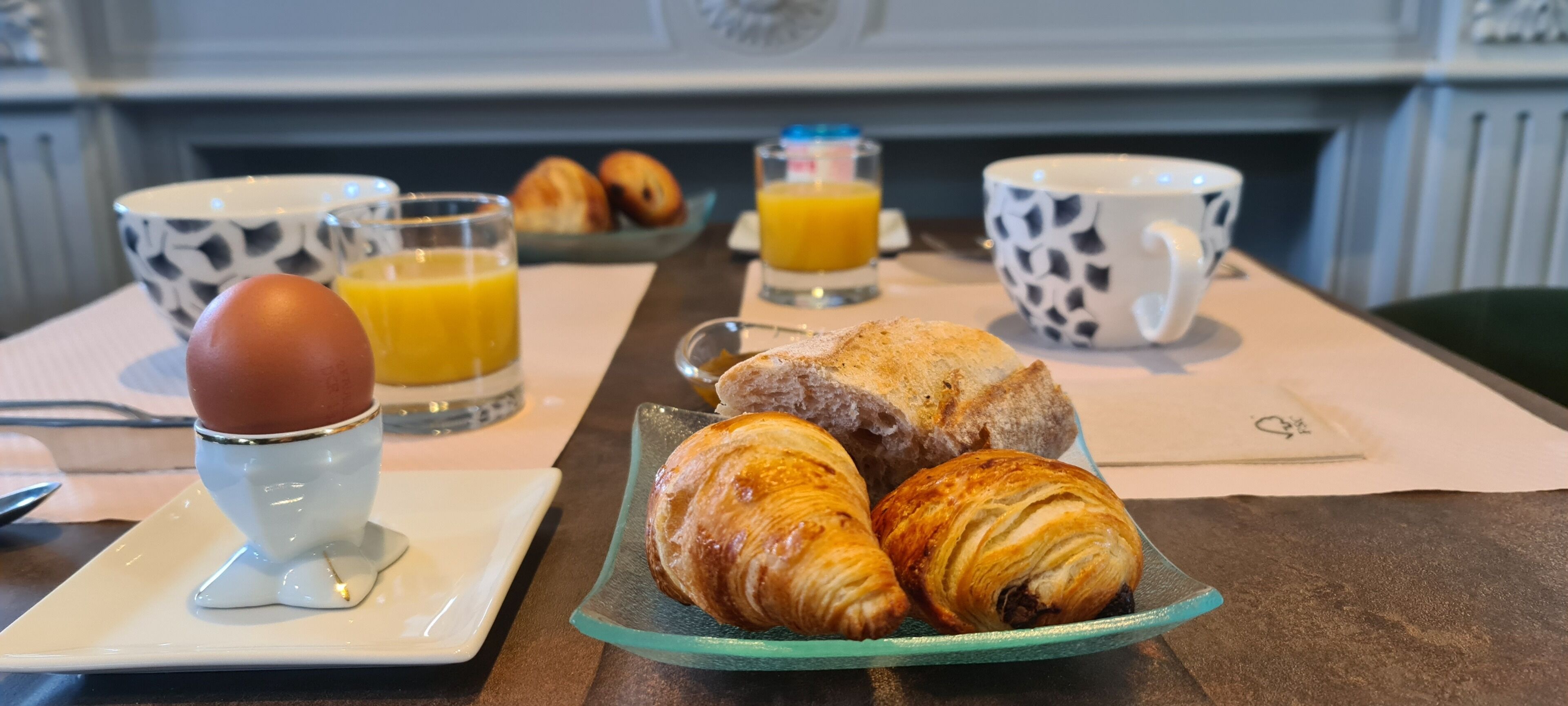 Daily buffet breakfast for a fee