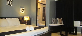 โรงแรมริชมอนด์พลาซ่า